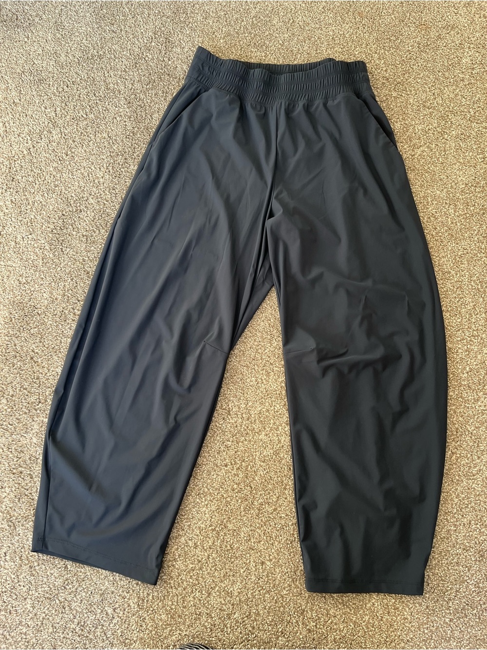 Old Navy sleektech barrel pants navy blue